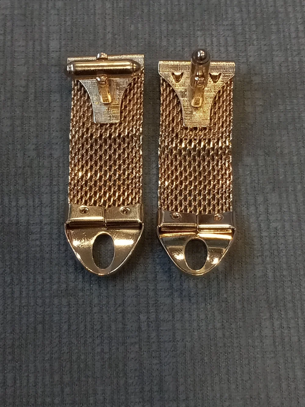 N/A elegant gold
